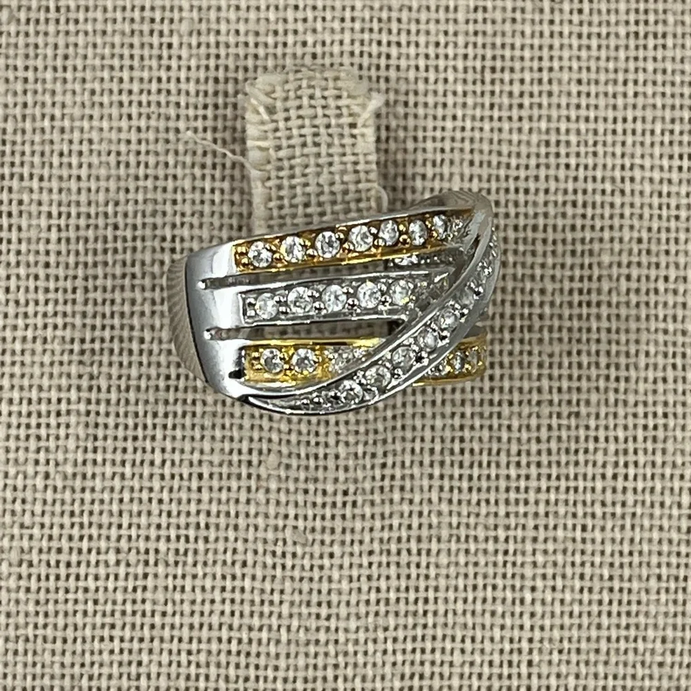 Stunning 925 Sterling Silver Two-Tone Crossover Ring โ Size 5.5 - Picture 6 of 17